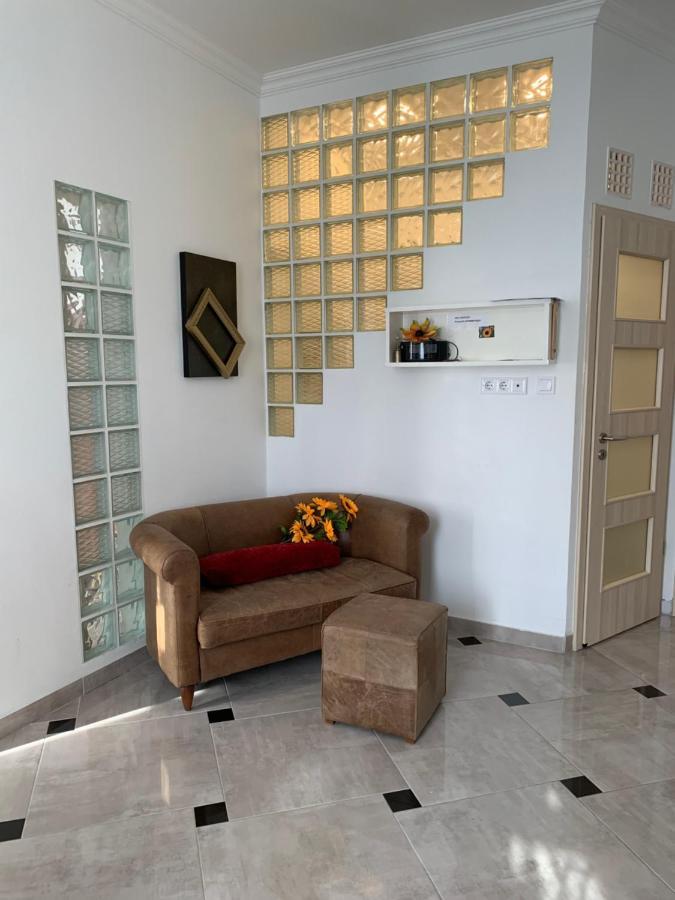 Apartament Sunflowers *