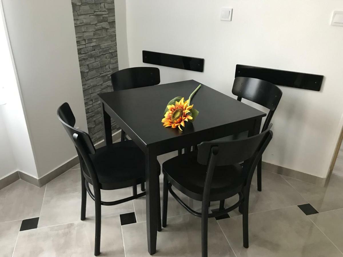 Sunflowers Apartament *