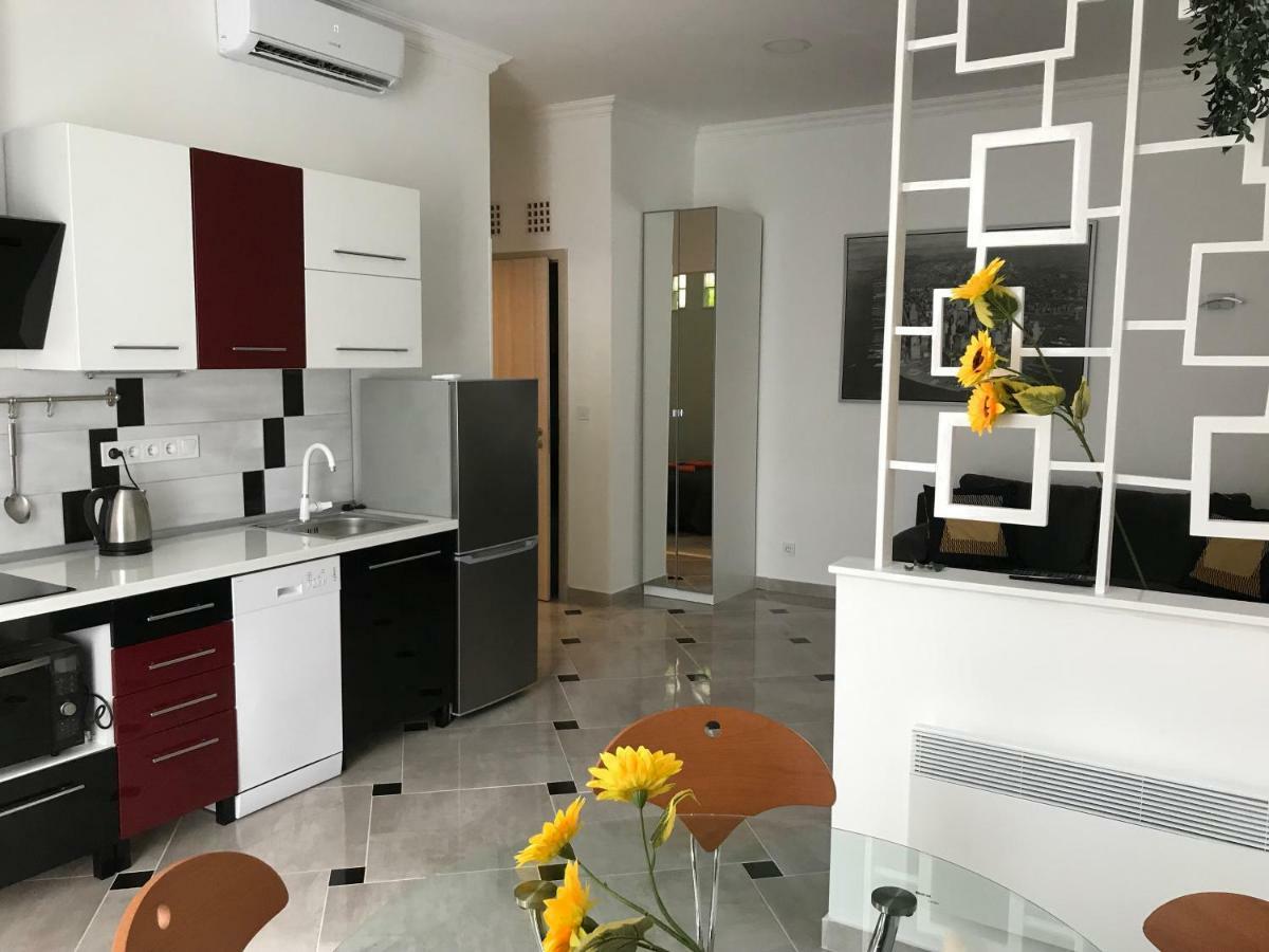 Sunflowers Apartament *