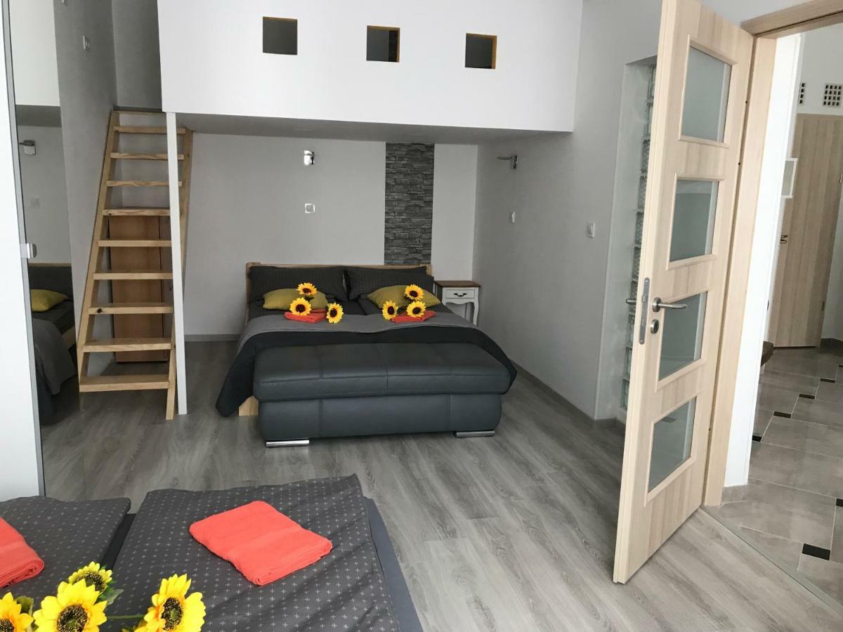 Sunflowers Apartment *